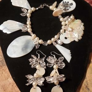 Mother of Pearl Shell Faux Pearl Clear Glass Bead Bracelet Earrings Set
